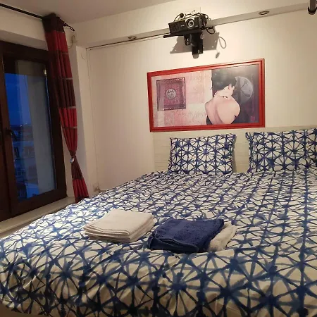 Modern In The City Center Apartamento